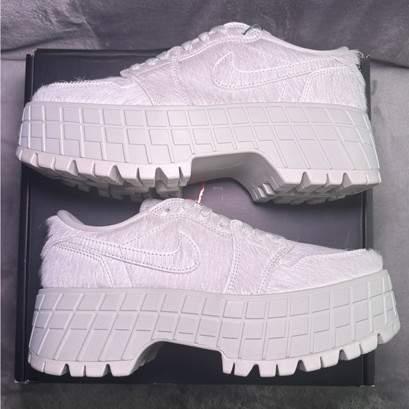 Jordan 1 Brooklyn Low - Picture 13 of 17